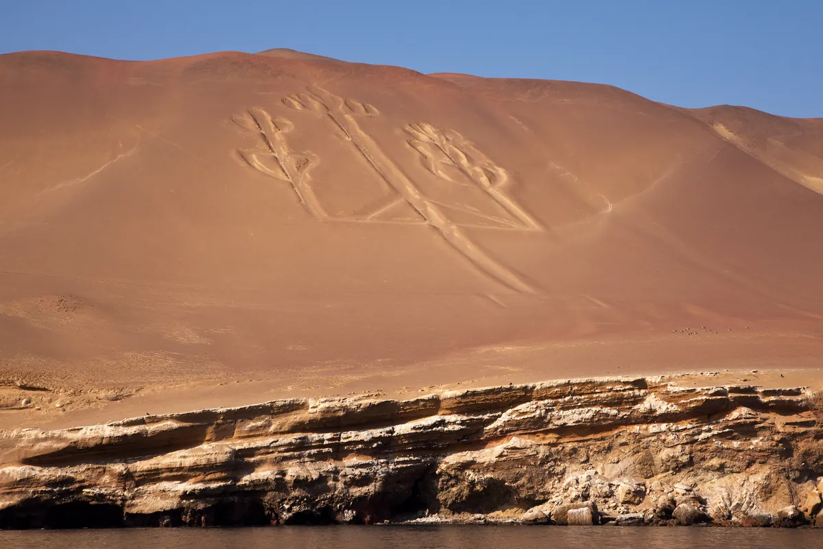 Candelabra-geoglyfen på Paracas-halvøen, Peru
