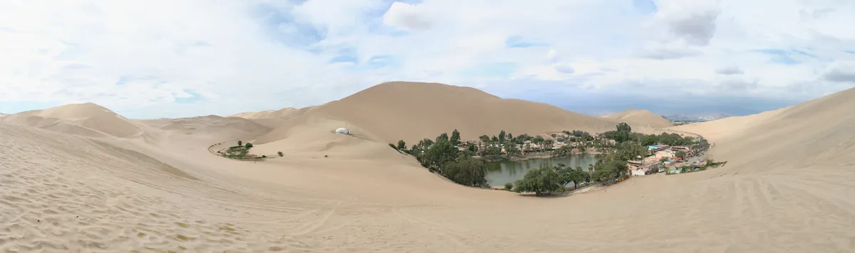 Dune buggy-kørsel og sandboarding på klitterne over Huacachina, Peru